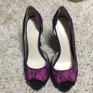 Heels, size 6, NWOT. Bought, but never worn